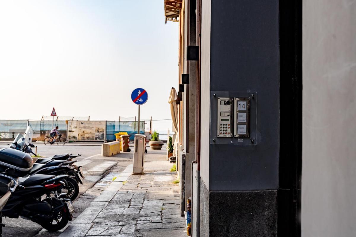 Via Niccolo Tommaseo 14 Apartment Napoli Exterior foto